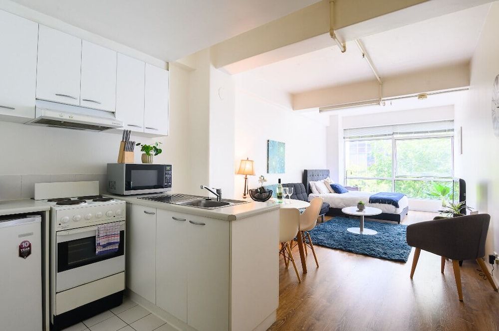 BHB CBD Dream - Wine Netflix Wifi Views Studio Apartment 9