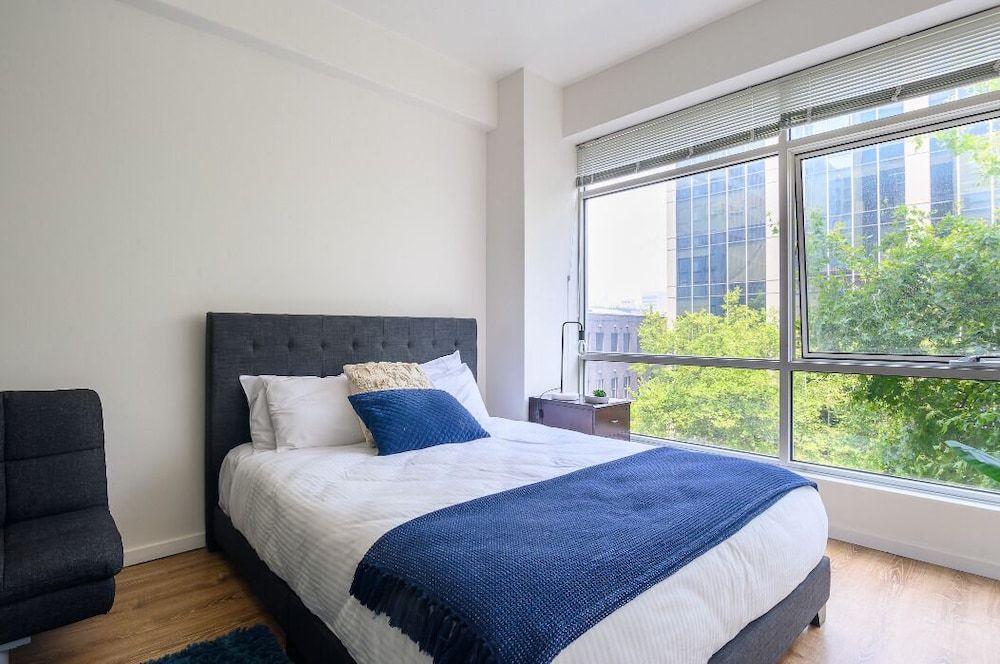 undefined BHB CBD Dream - Wine Netflix Wifi Views 5