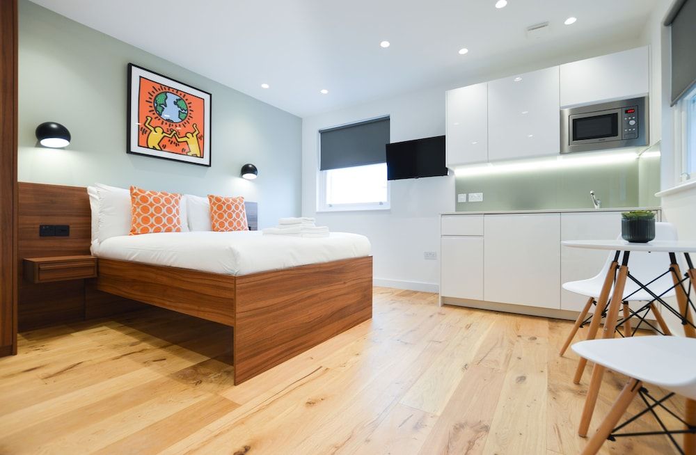 Deluxe Studio Apartment