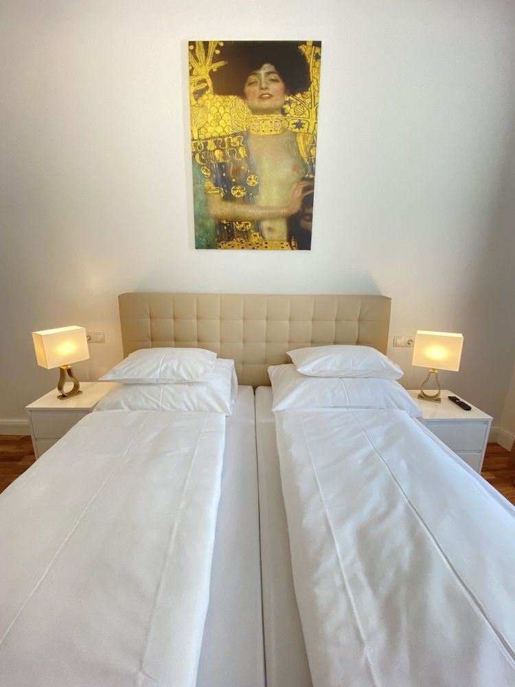 Steiner Residences Vienna Nestroyplatz Family Apartment, 2 Bedrooms, Non Smoking, Balcony 2