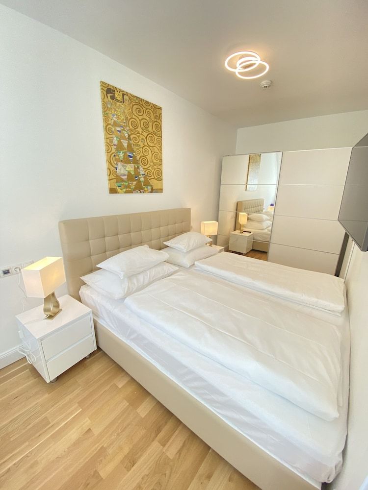 Steiner Residences Vienna Nestroyplatz Exclusive Apartment, 1 Bedroom, Non Smoking, Kitchen 4