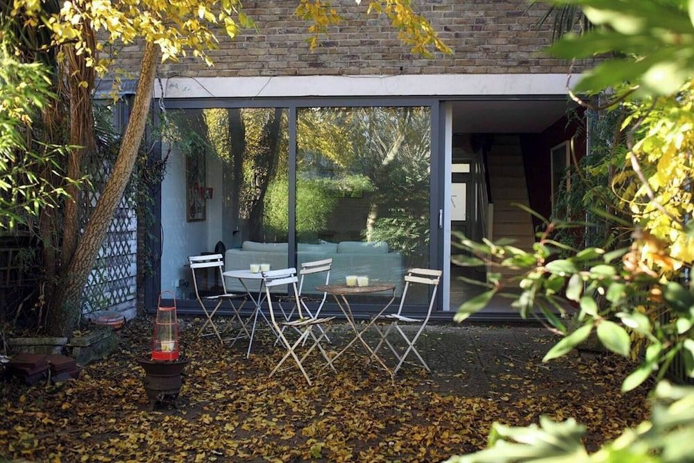 undefined 3 bed Apartment With Garden in Zone one se1 9