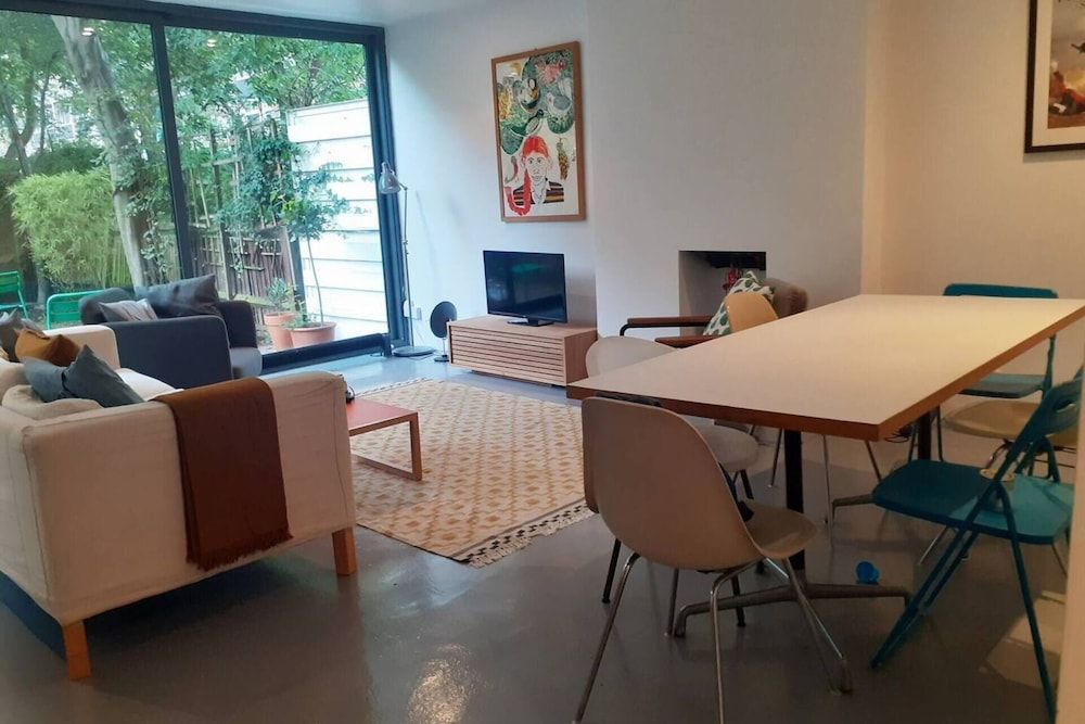 undefined 3 bed Apartment With Garden in Zone one se1