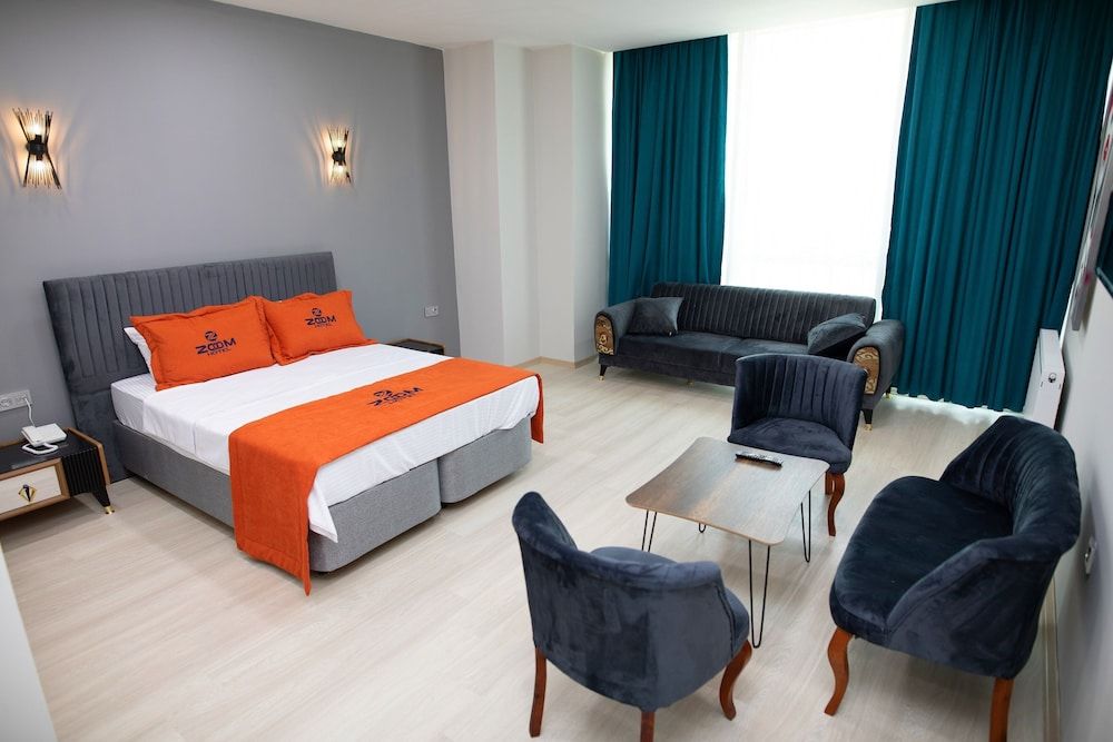 undefined Zoom Hotel 3