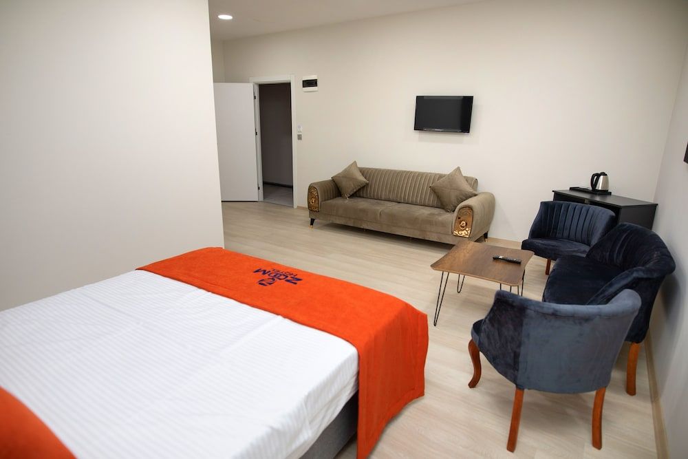 undefined Zoom Hotel 5