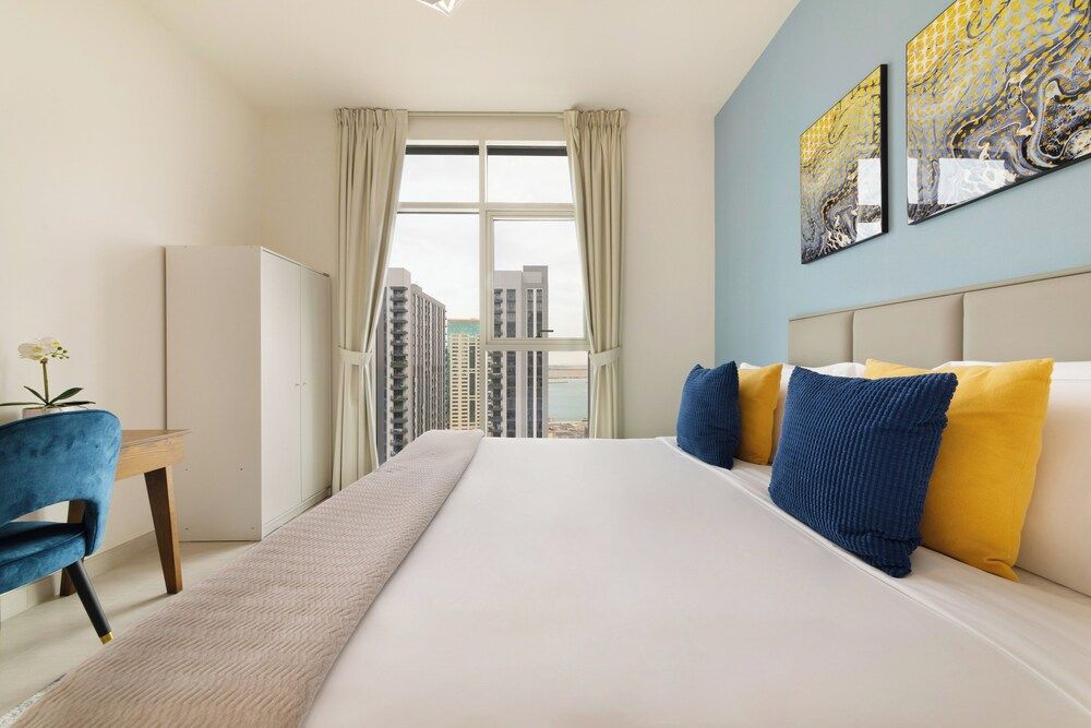 Capital Living On Reem: The Bridges Comfort Apartment, 3 Bedrooms, Pool Access, Sea View 12