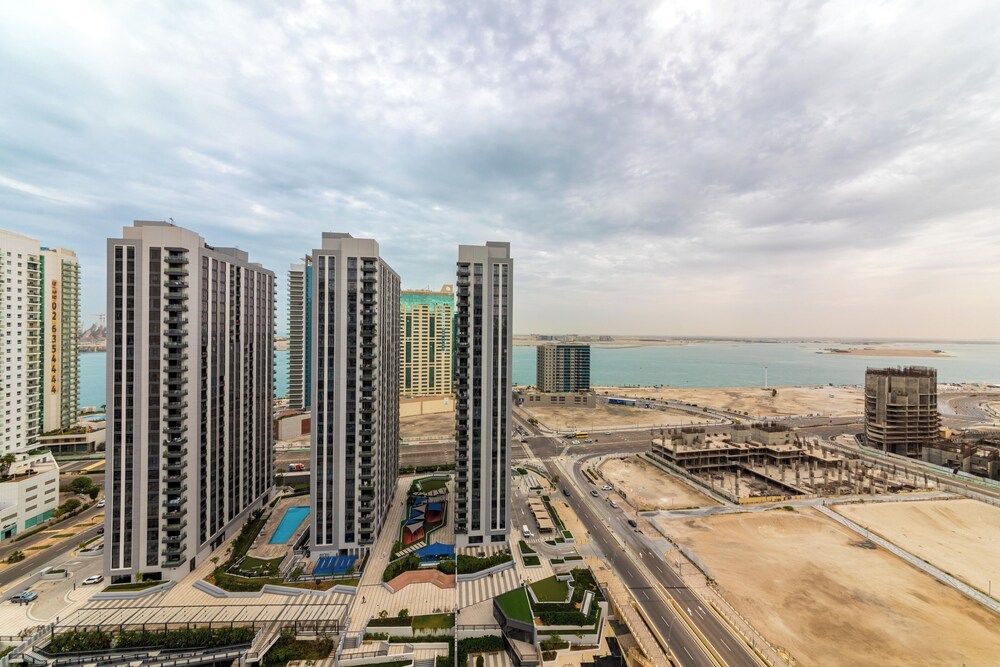 undefined Capital Living On Reem: The Bridges 3