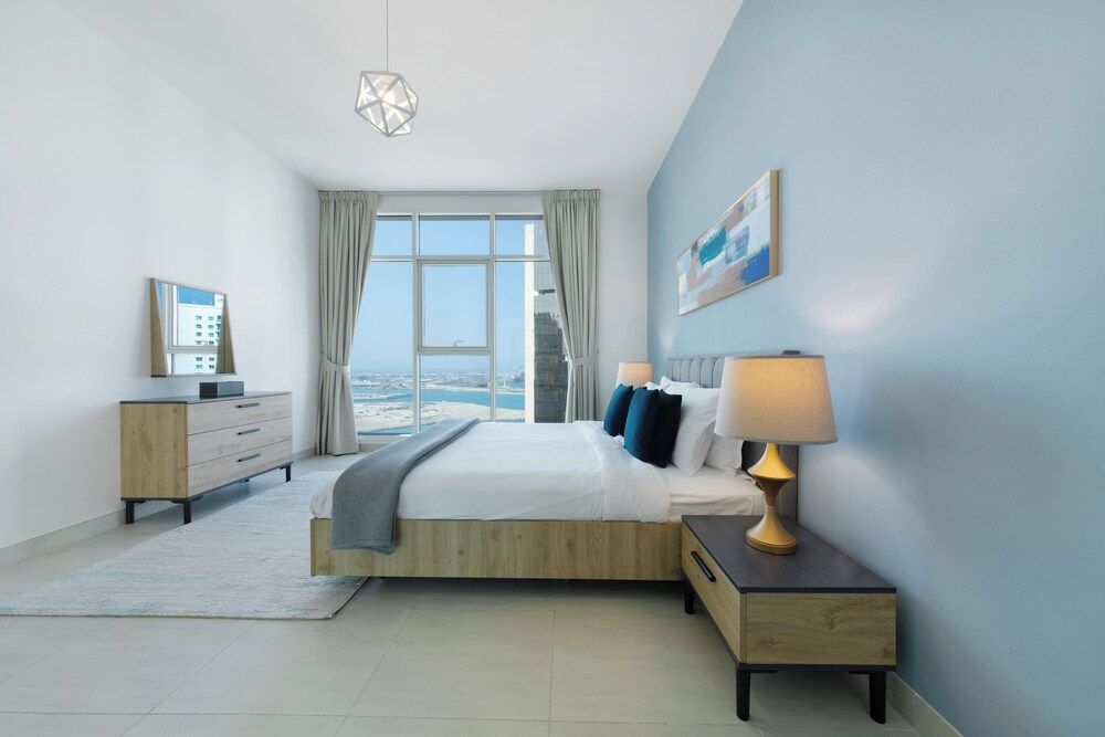 Capital Living On Reem: The Bridges Comfort Apartment, 3 Bedrooms, Pool Access, Sea View 4