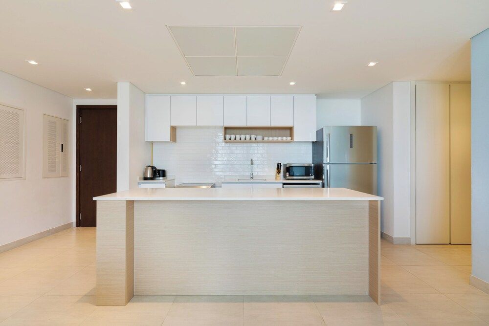 Capital Living On Reem: The Bridges Comfort Apartment, 3 Bedrooms, Pool Access, Sea View 15