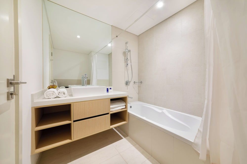 Capital Living On Reem: The Bridges Comfort Apartment, 3 Bedrooms, Pool Access, Sea View 22