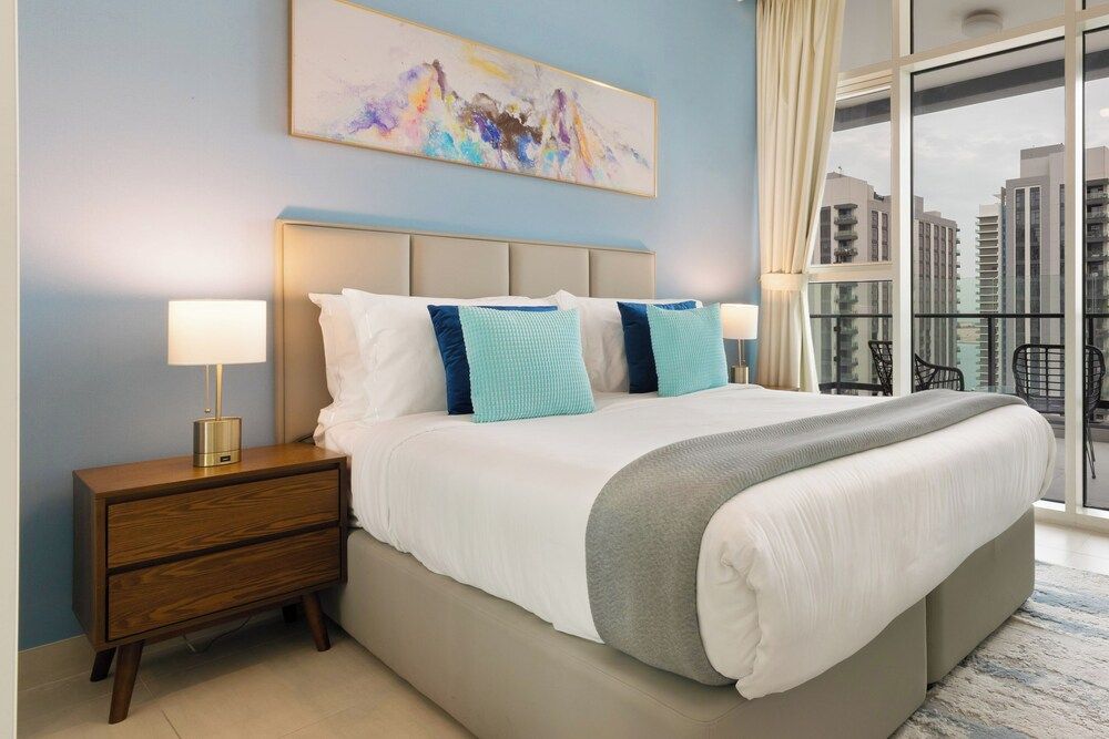 Capital Living On Reem: The Bridges Comfort Apartment, 3 Bedrooms, Pool Access, Sea View 8