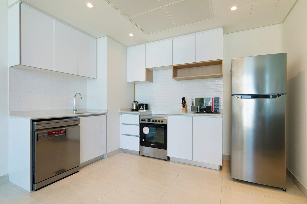 Capital Living On Reem: The Bridges Comfort Apartment, 2 Bedrooms, Pool Access, Sea View 12