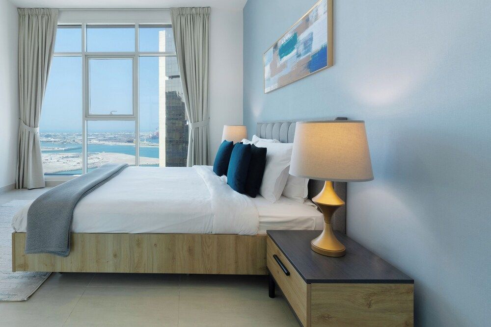 Capital Living On Reem: The Bridges Comfort Apartment, 3 Bedrooms, Pool Access, Sea View 6