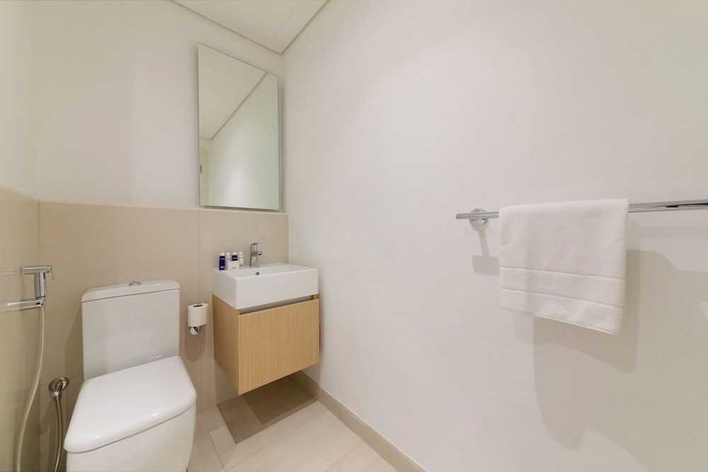 Capital Living On Reem: The Bridges Comfort Apartment, 2 Bedrooms, Pool Access, Sea View 18