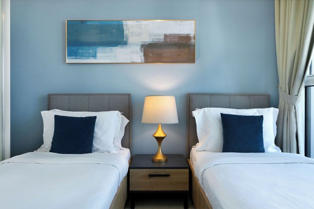 Capital Living On Reem: The Bridges Comfort Apartment, 2 Bedrooms, Pool Access, Sea View 7