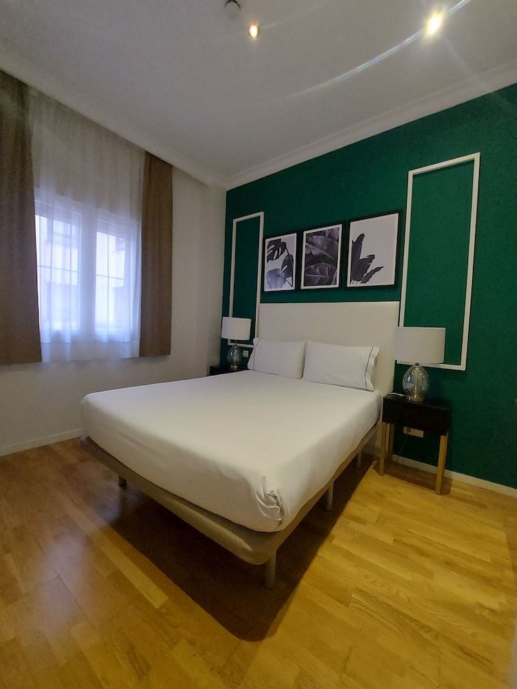 TGH Gran Vía Apartments Standard Apartment, 1 Queen Bed 2