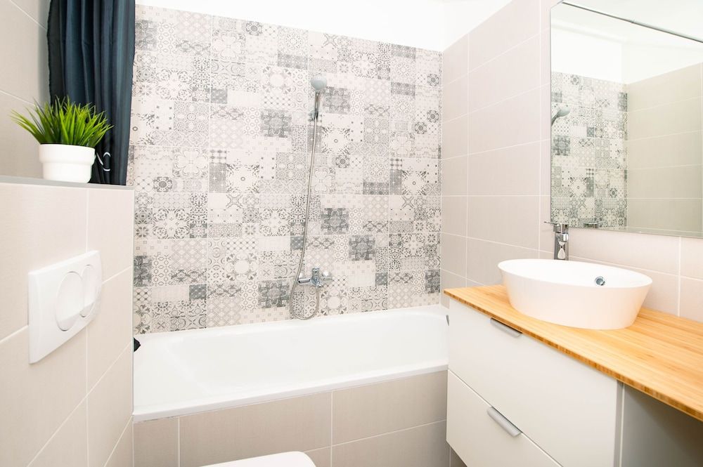 Elisabeth Downtown Apartments by FirstHost Superior Family Apartment with Balcony 11