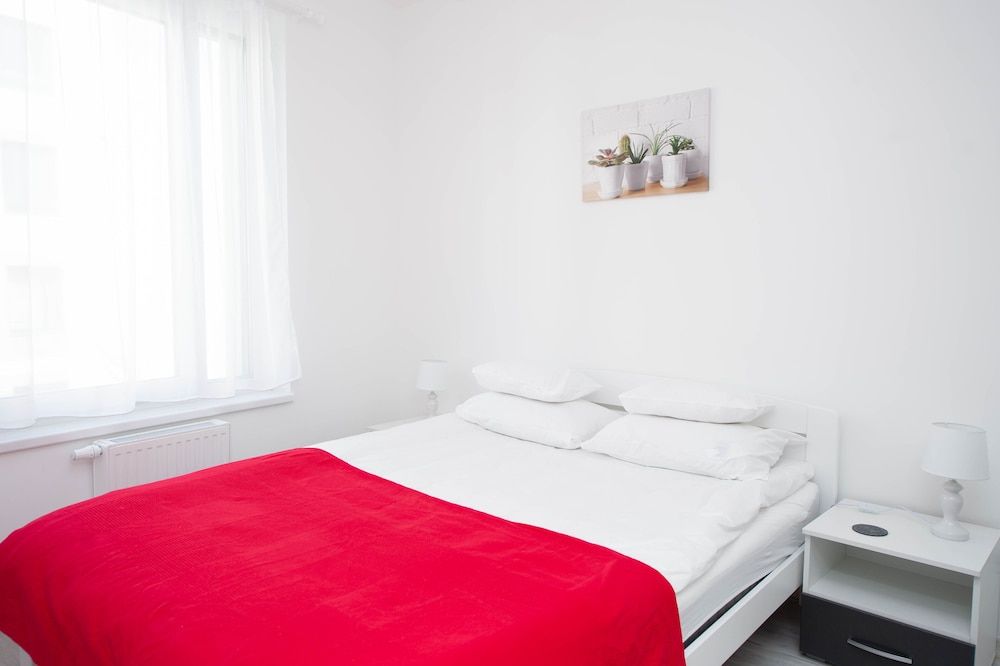 Elisabeth Downtown Apartments by FirstHost Superior Family Apartment with Balcony 5