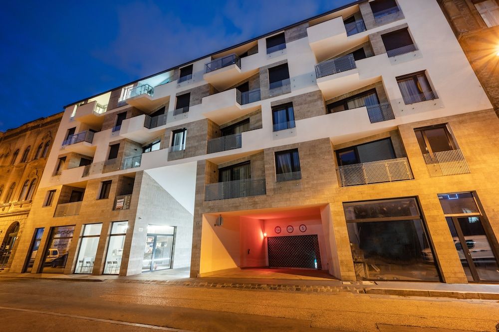 undefined Elisabeth Downtown Apartments by FirstHost 7