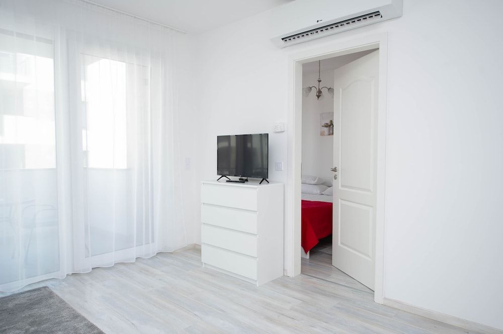 Elisabeth Downtown Apartments by FirstHost Superior Family Apartment with Balcony 24