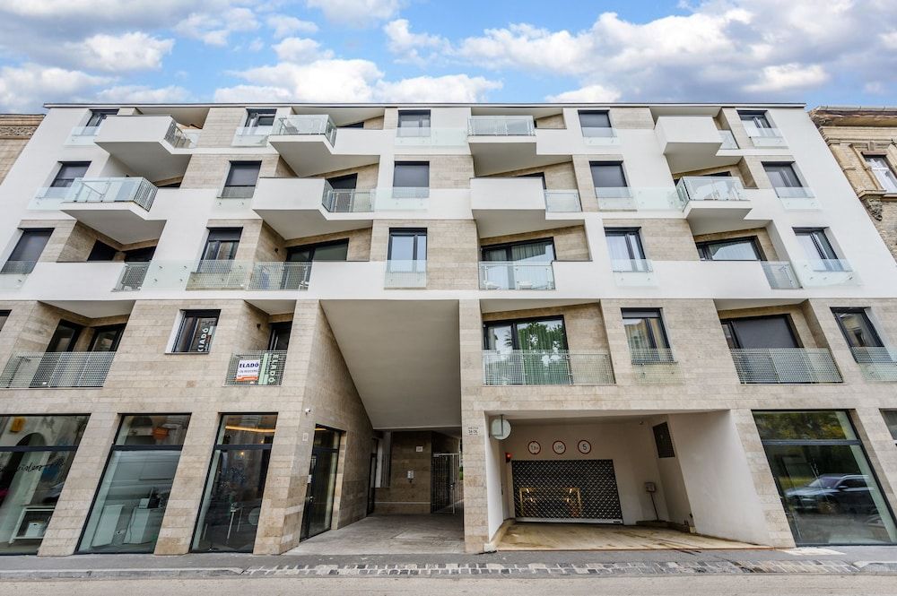 undefined Elisabeth Downtown Apartments by FirstHost 3