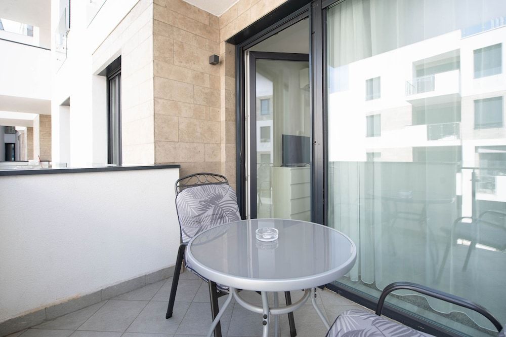 Elisabeth Downtown Apartments by FirstHost Superior Family Apartment with Balcony 7