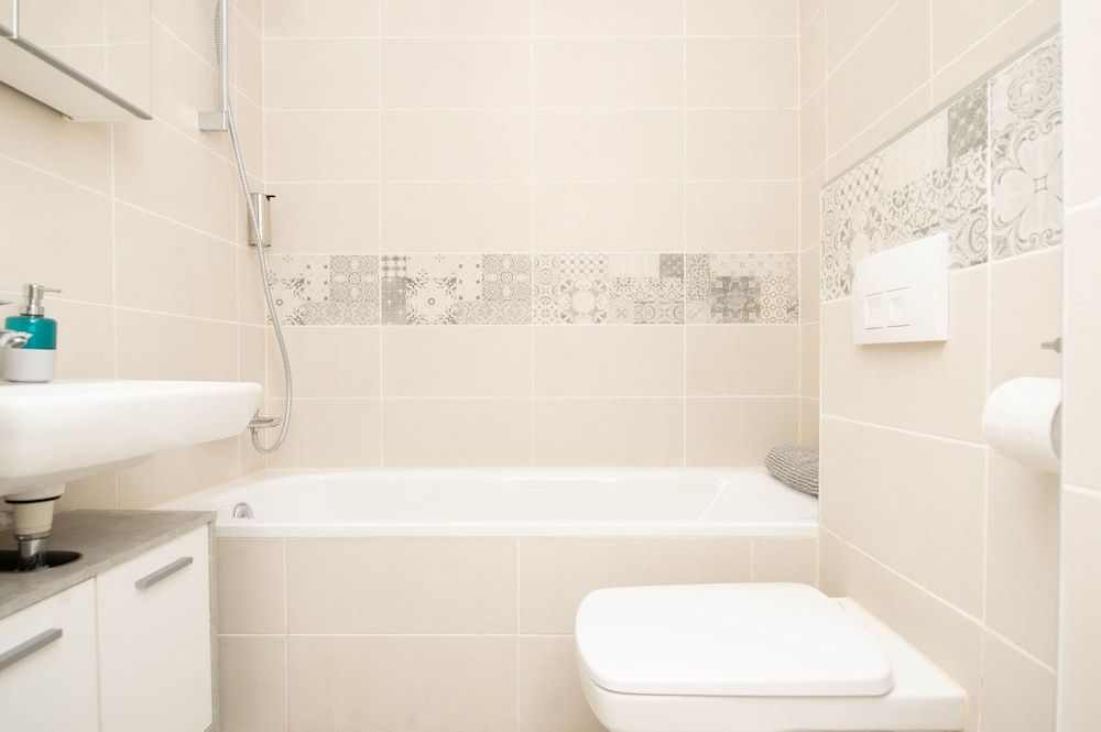 Elisabeth Downtown Apartments by FirstHost Superior Family Apartment with Balcony 17