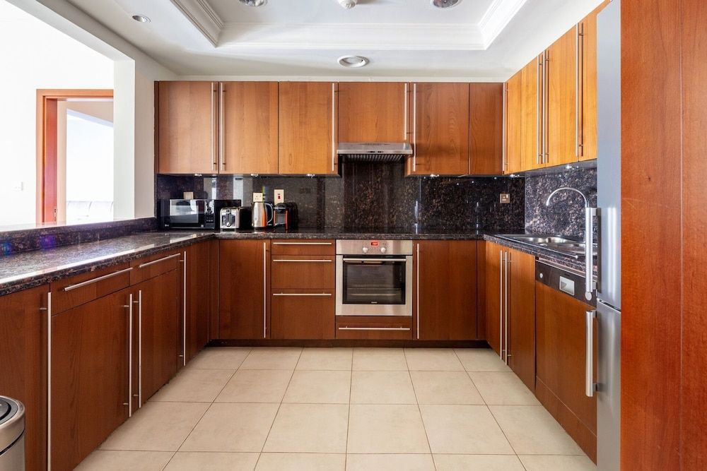 undefined Deluxe 1BR in Fairmont South W/ Huge Balcony & Beach Club Membership! 4