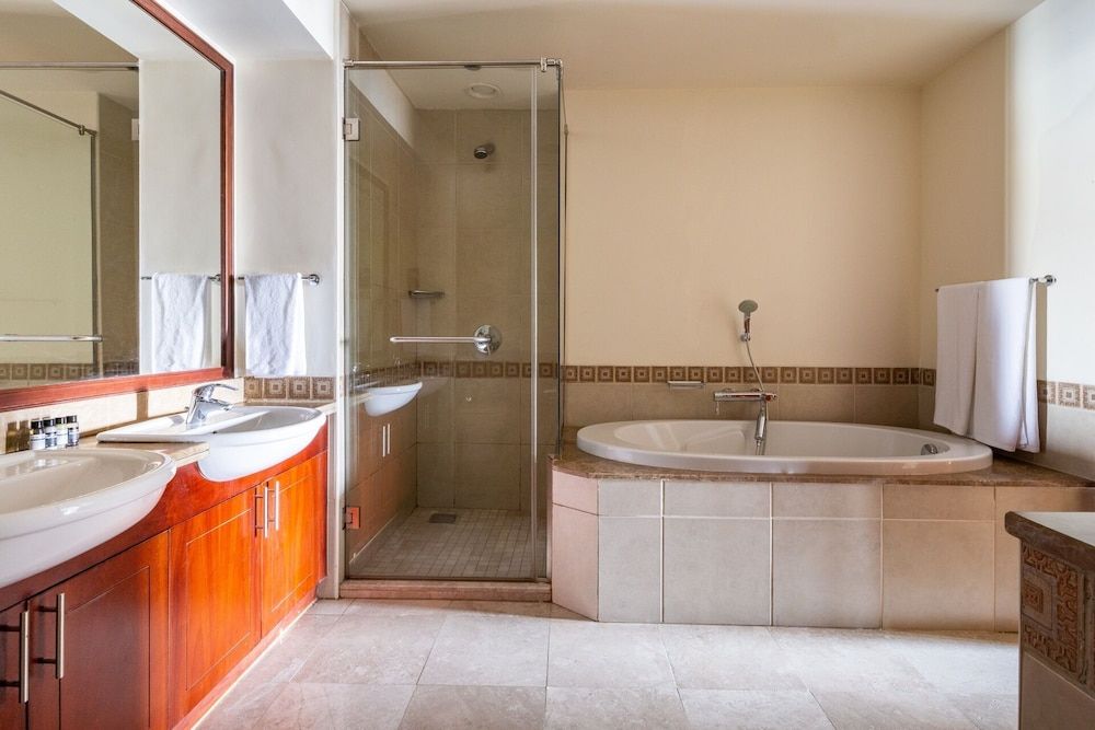 undefined Deluxe 1BR in Fairmont South W/ Huge Balcony & Beach Club Membership! 8