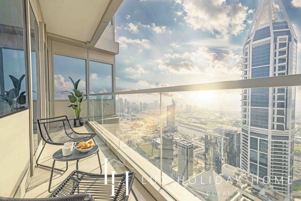 undefined LUX The Sky View Suite Dubai Marina 6