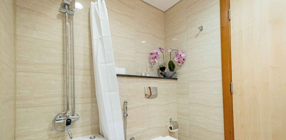 LUX The Sky View Suite Dubai Marina Deluxe Apartment 8