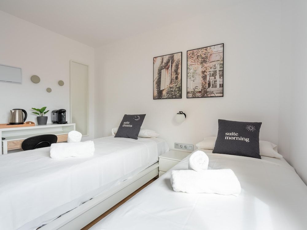 Limehome Barcelona Carrer de Fontcoberta Economy Twin Room 8