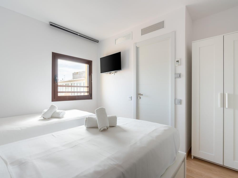 Limehome Barcelona Carrer de Fontcoberta Economy Twin Room 9