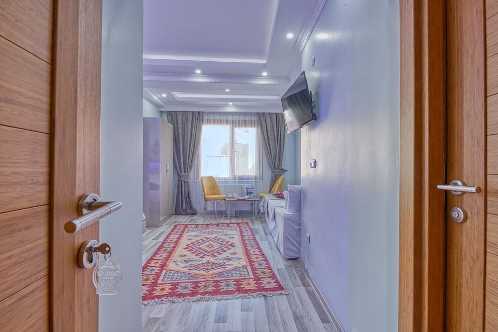 Garth of Balat Hotel Deluxe Triple Room 3