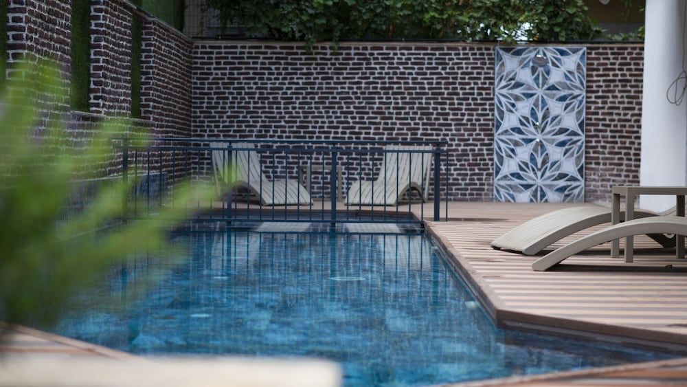 undefined Estera Hotels Silent 5