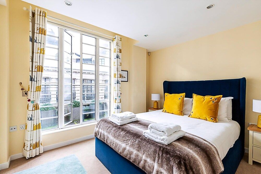 undefined Luxury and Modern Bayswater Apartment 10