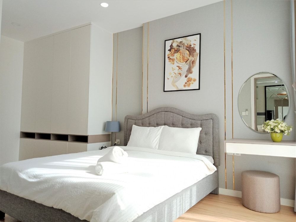 Millennium Masteri Apartment Deluxe Apartment, 1 Bedroom, Balcony, City View 2