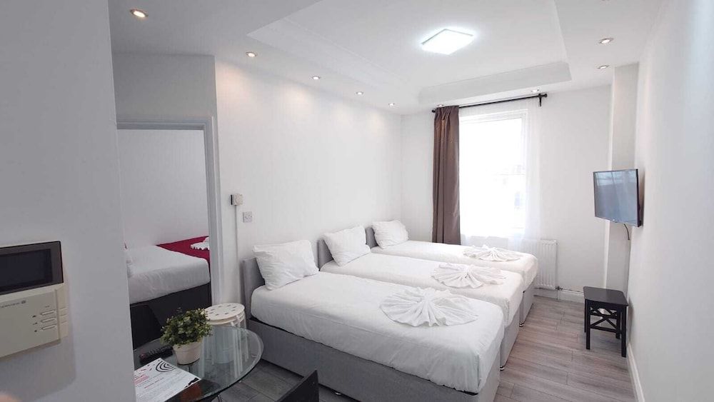 Budget Apartment Next to Kings Cross - Eurostar Deluxe Apartment, Private Bathroom (4) 8