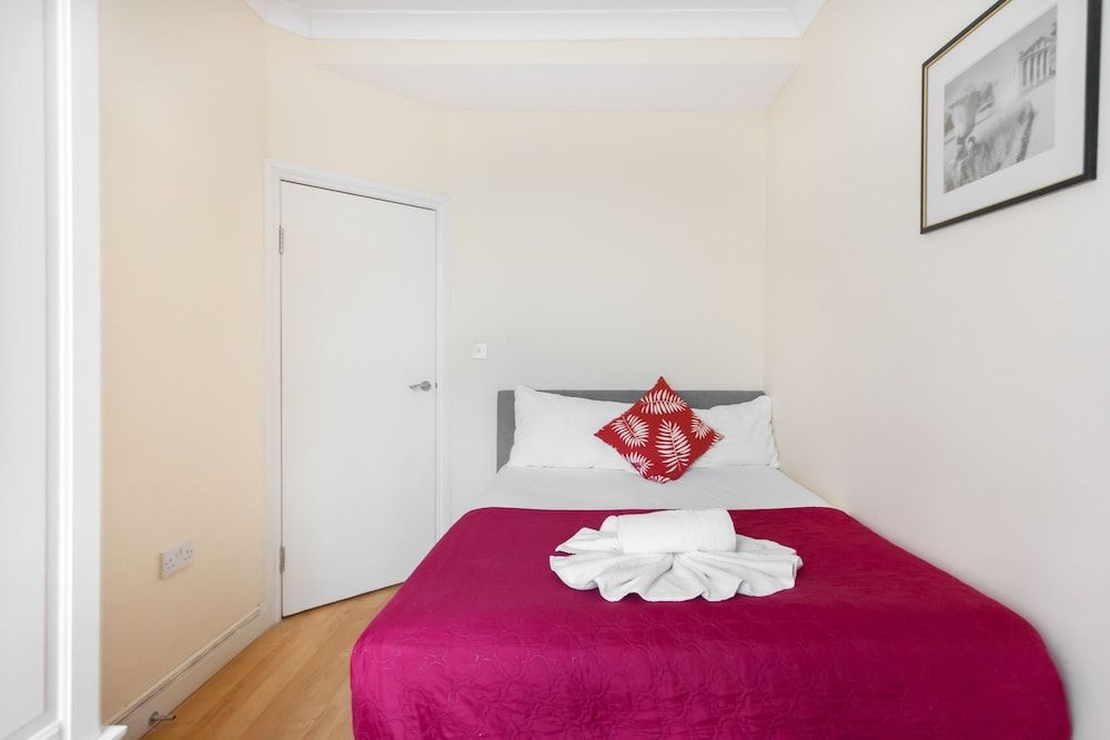 Budget Apartment Next to Kings Cross - Eurostar Deluxe Apartment, Private Bathroom (4) 3