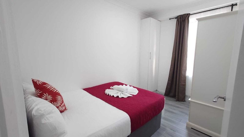 Budget Apartment Next to Kings Cross - Eurostar Deluxe Apartment, Private Bathroom (4) 7