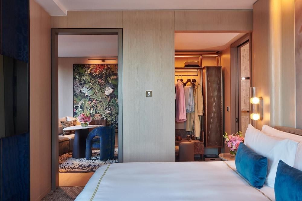 Walbrook City View Suite