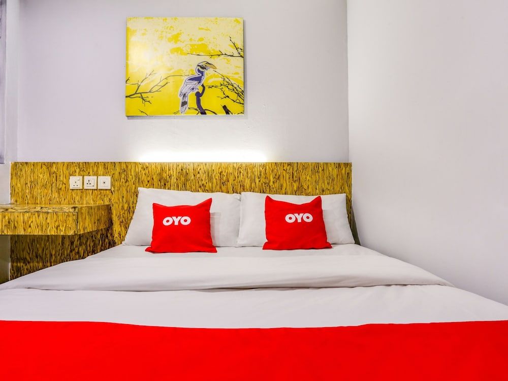 OYO 89397 Winniey's Boutique Hotel Deluxe Double Room, 1 Queen Bed 3