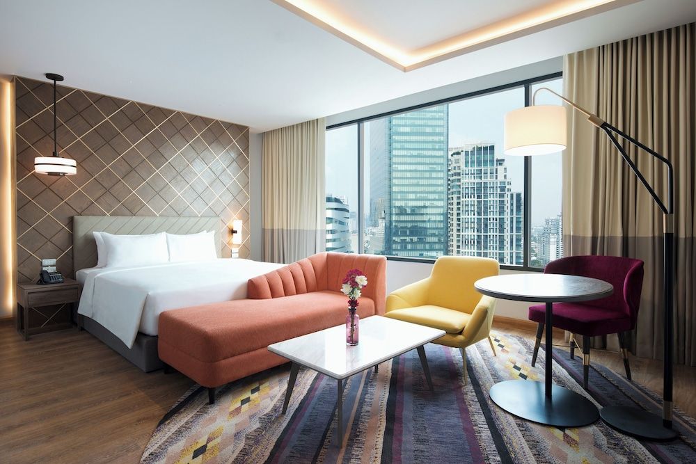 Deluxe Suite, 1 King Bed, City View