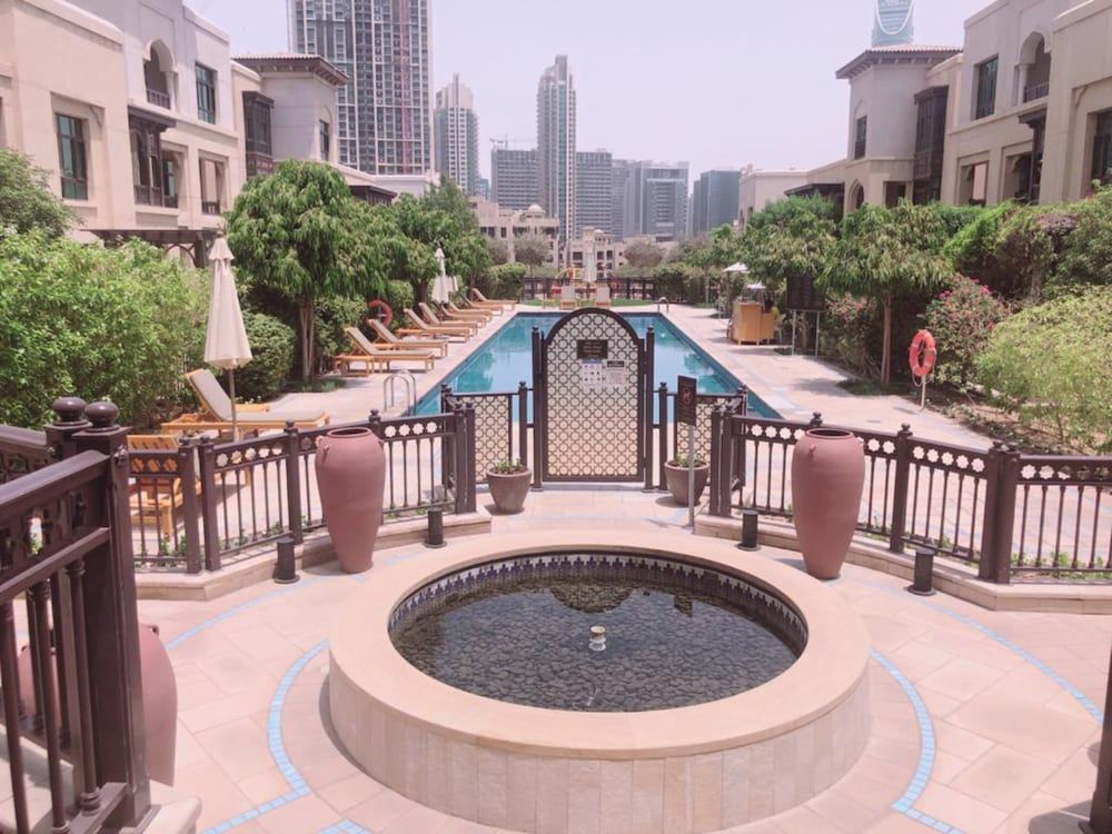 undefined Luxurious Stay in Dubai Downtown 2