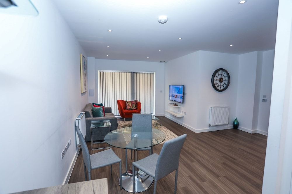 Dreams Apartments 2 Bed Business Apartment 16