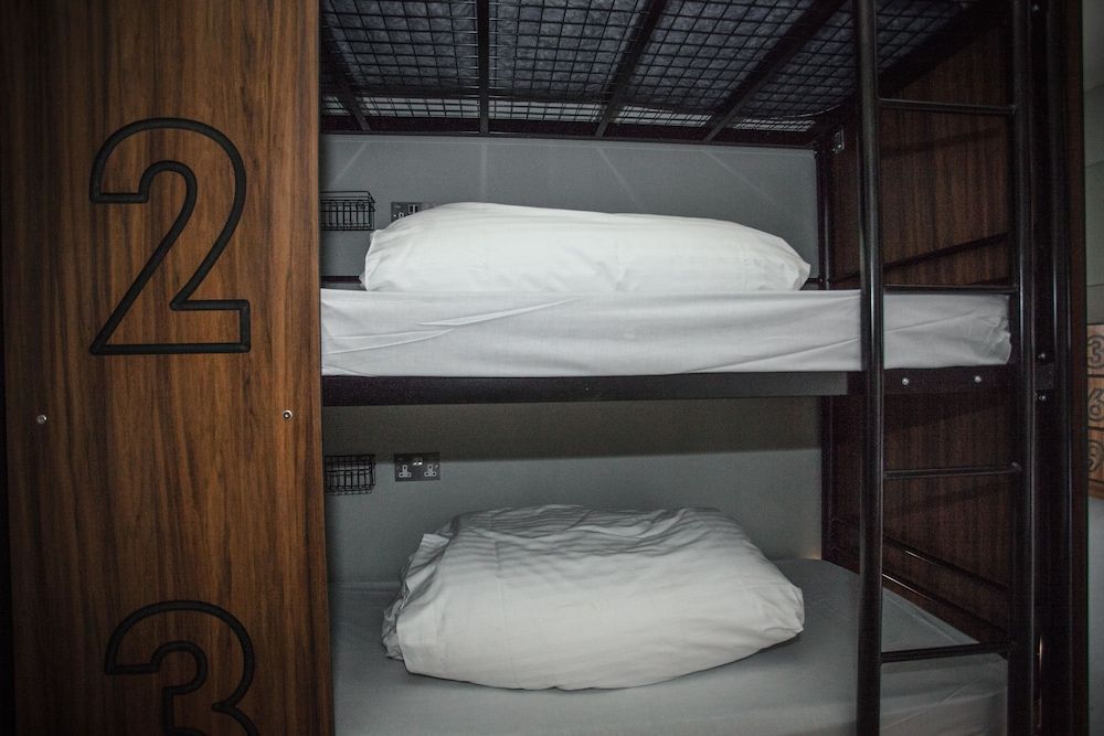 PubLove @ The Crown, Battersea - Hostel Triple Room with Shared Bathroom