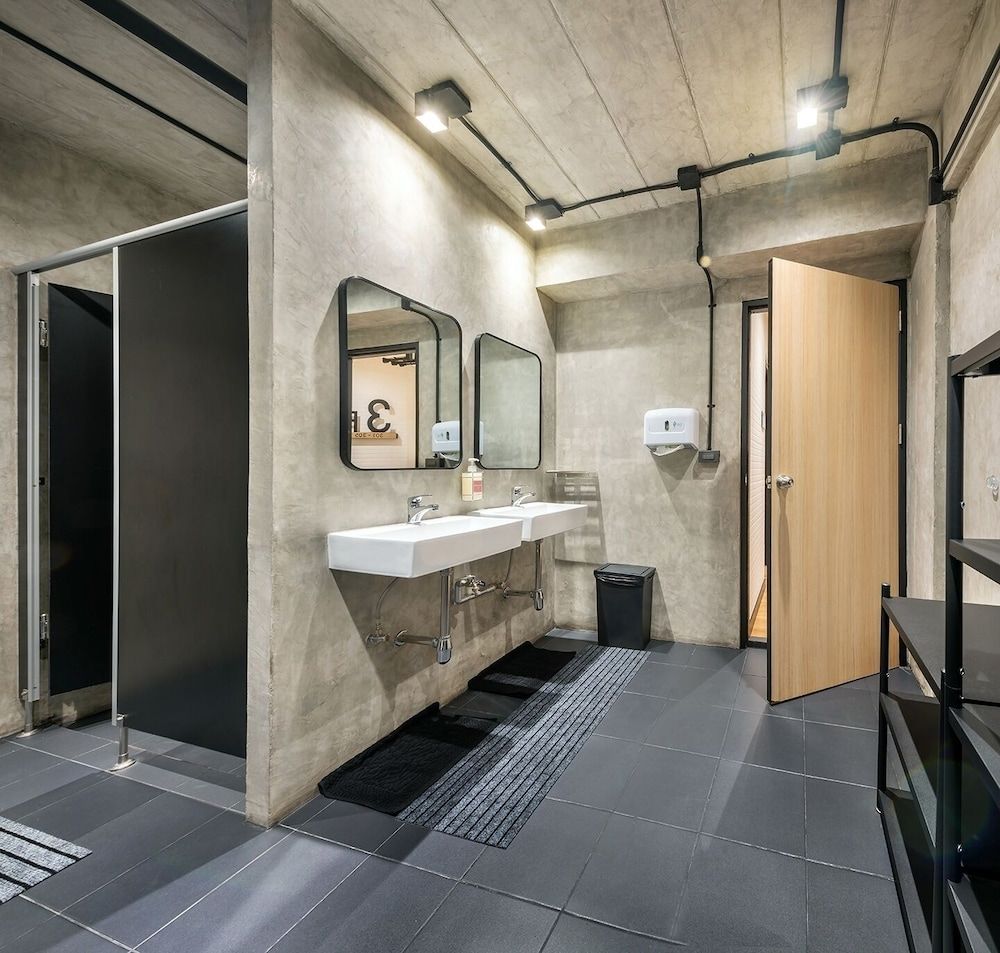 undefined Siam Subway Hostel and Café 6