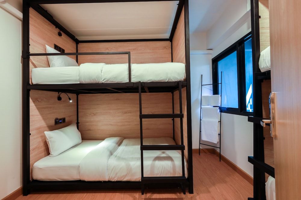 undefined Siam Subway Hostel and Café 2