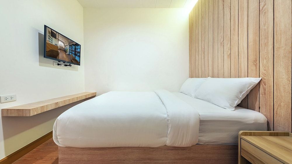 undefined Siam Subway Hostel and Café