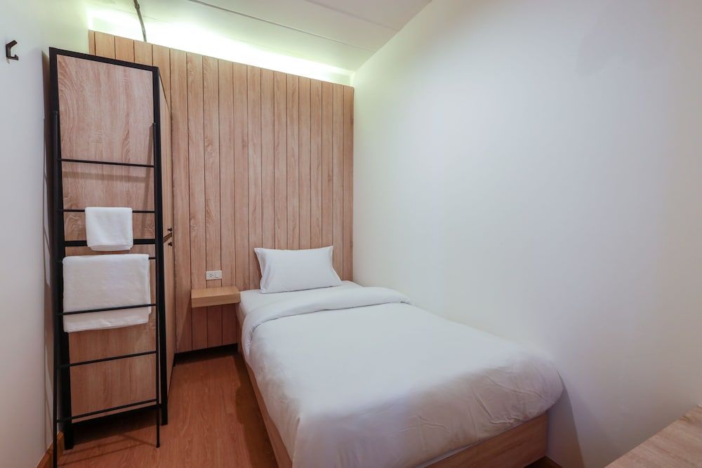 undefined Siam Subway Hostel and Café